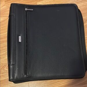 Black Briefcase/Binder  with Durable Fabric and Zipper Closure